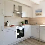 Holiday home Seerose 8 *