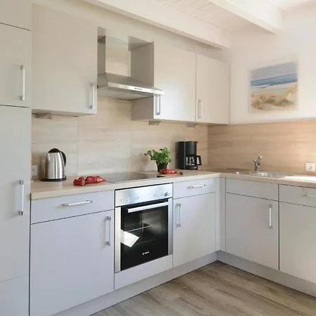 Holiday home Seerose 8 *